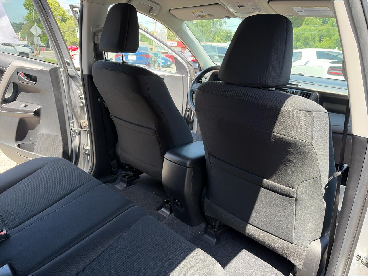 Toyota RAV4 LE AWD 2016