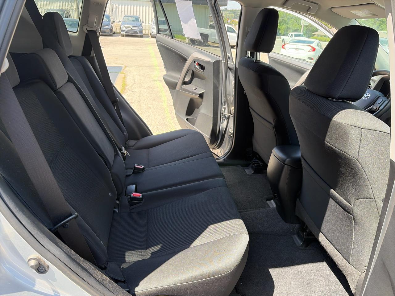 Toyota RAV4 LE AWD 2016