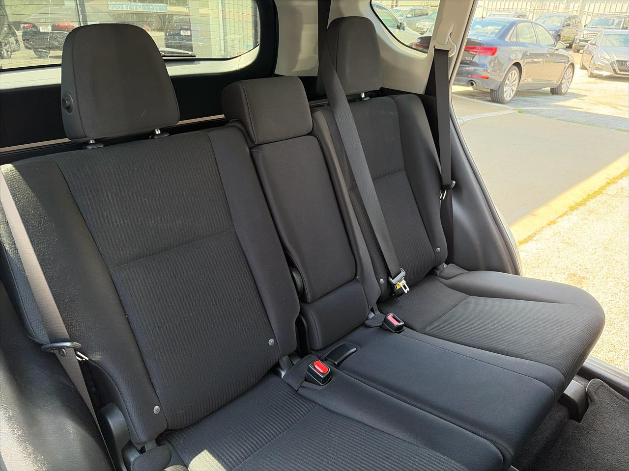 Toyota RAV4 LE AWD 2016
