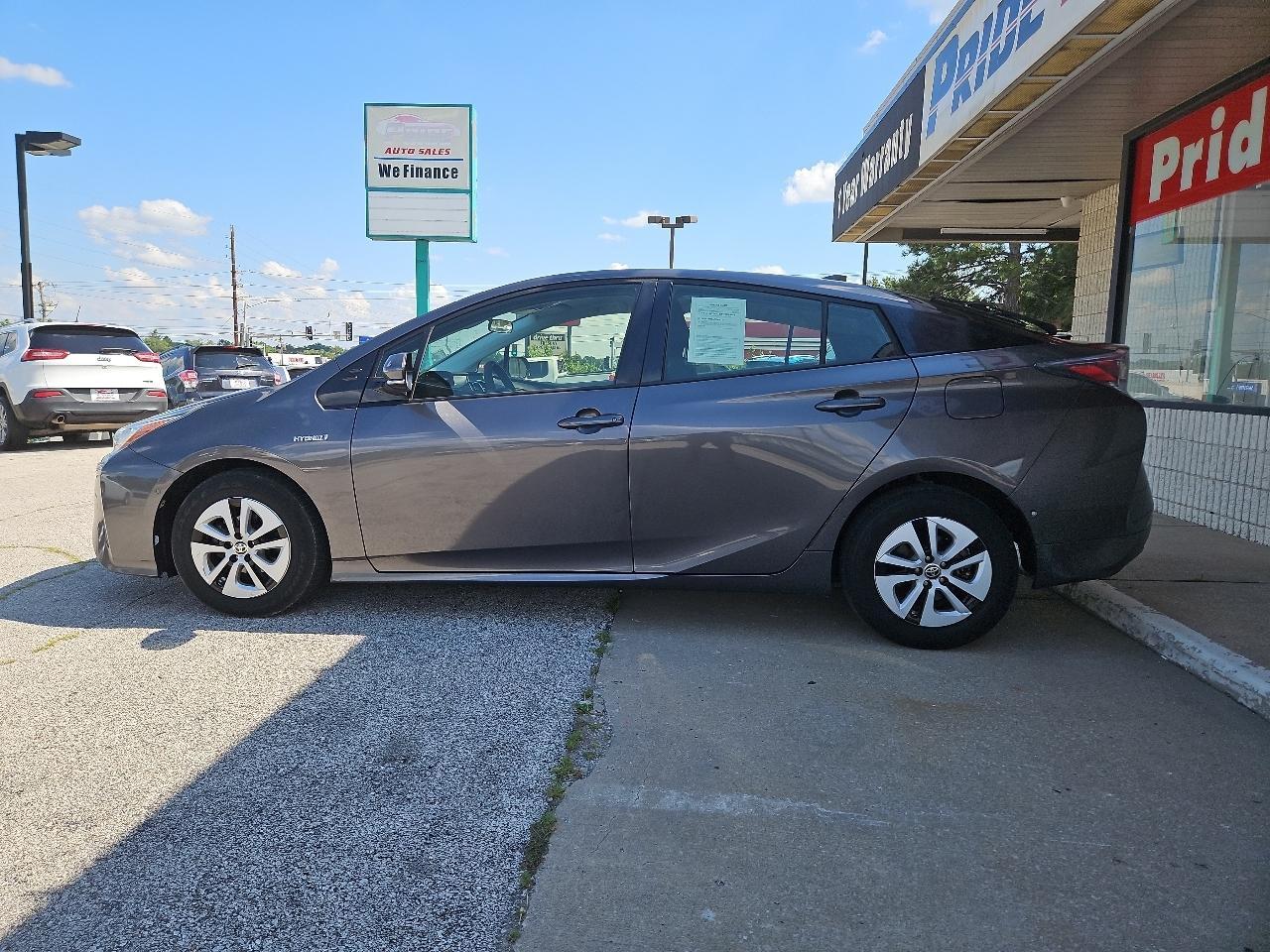 Toyota Prius Two 2017