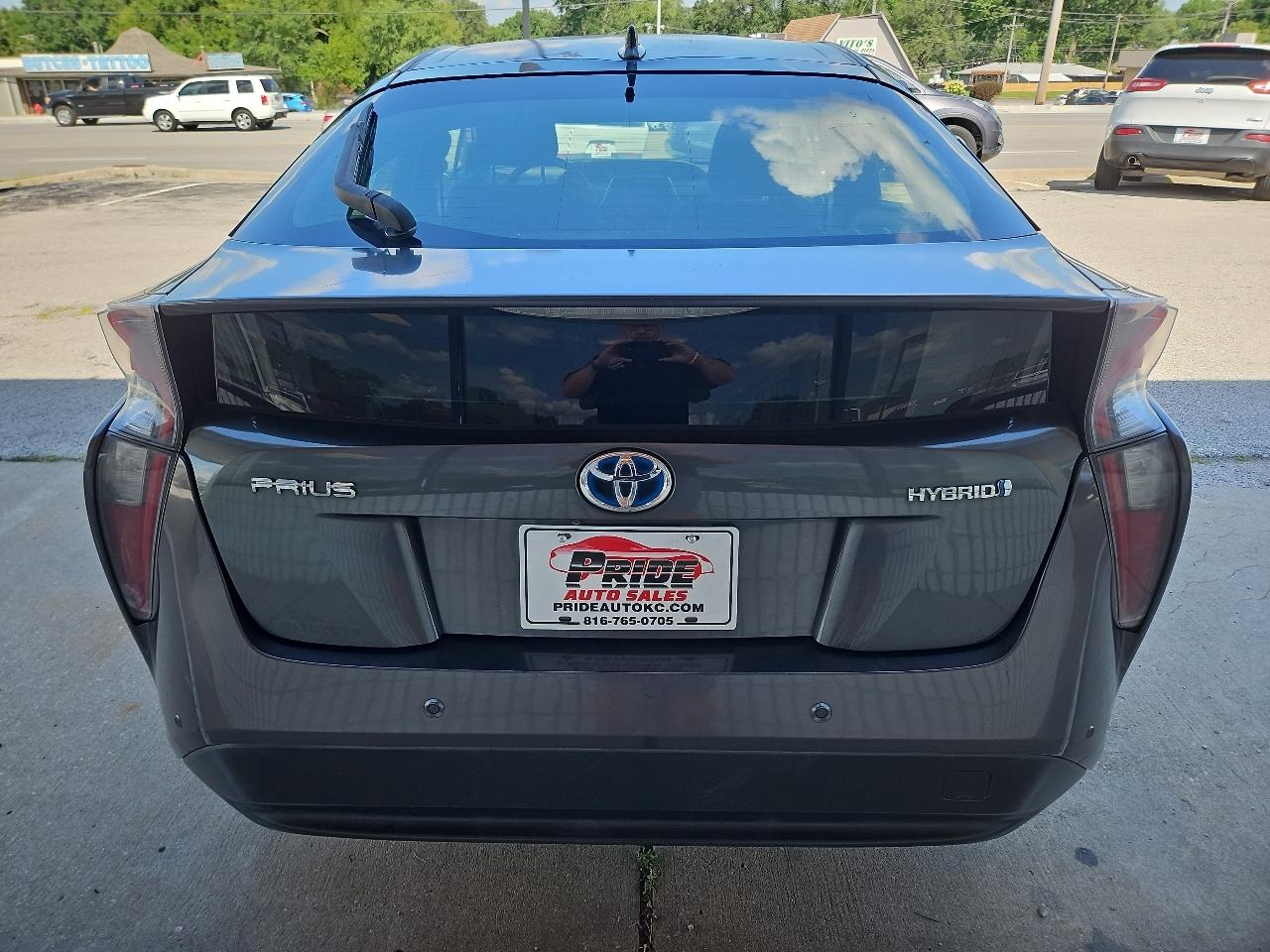 Toyota Prius Two 2017