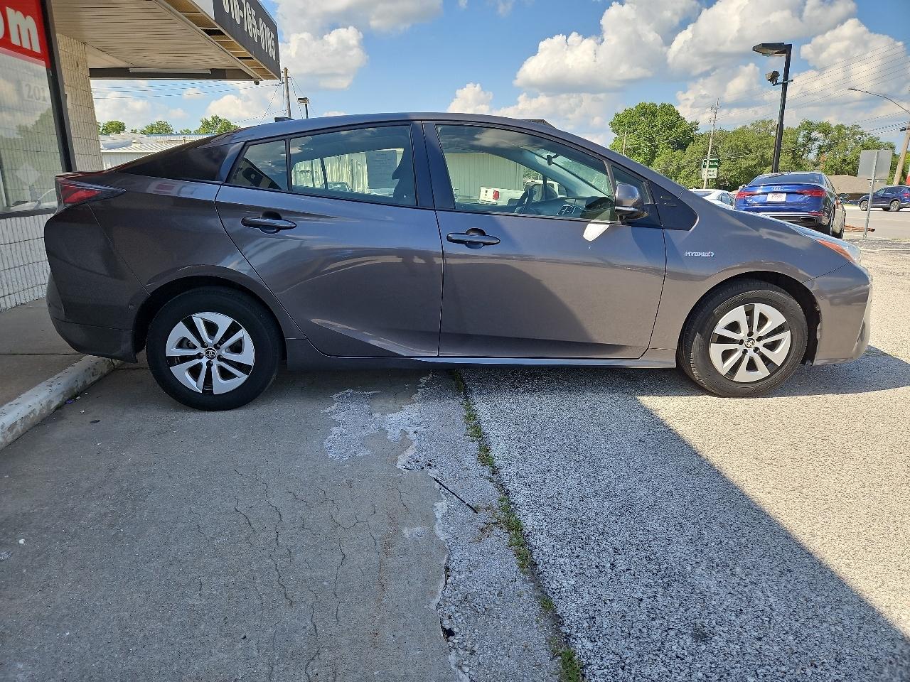 Toyota Prius Two 2017