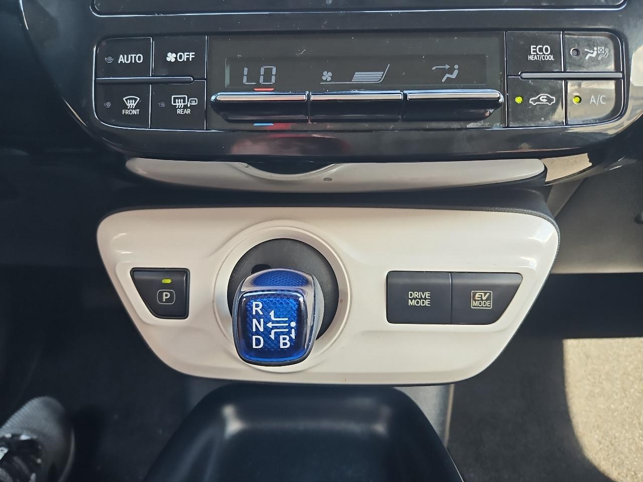 Toyota Prius Two 2017