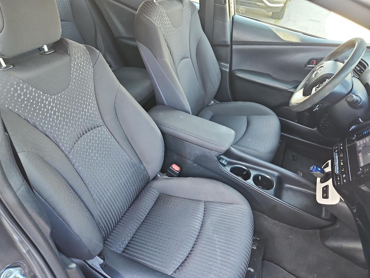 Toyota Prius Two 2017