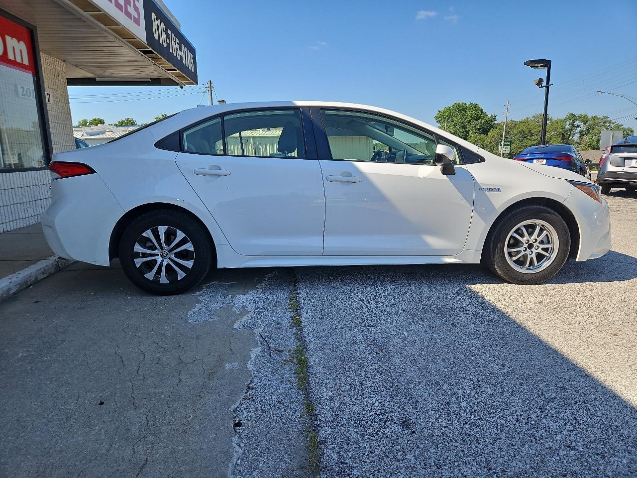 Toyota Corolla LE Hybrid 2020
