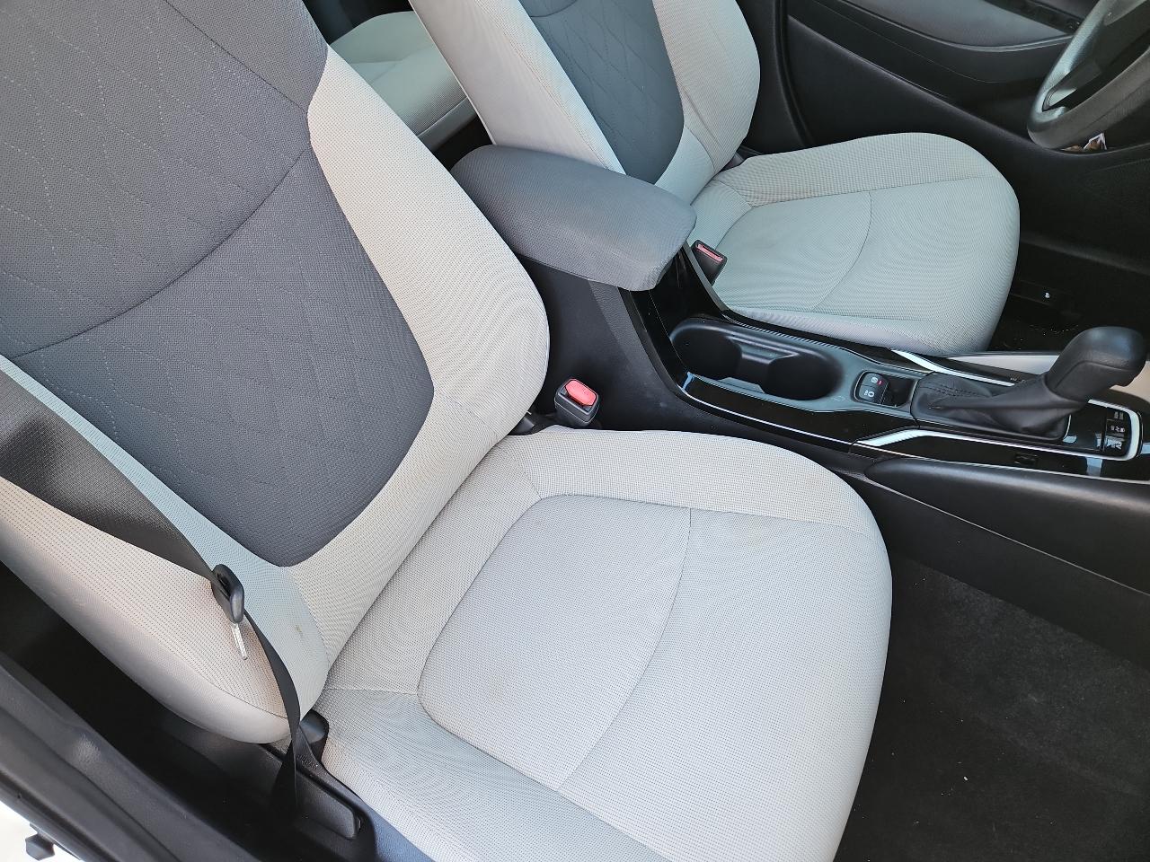Toyota Corolla LE Hybrid 2020