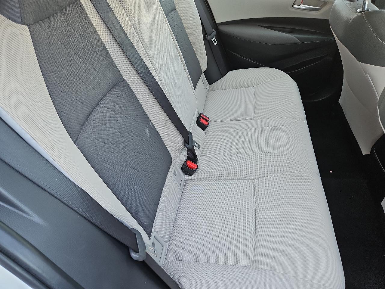 Toyota Corolla LE Hybrid 2020