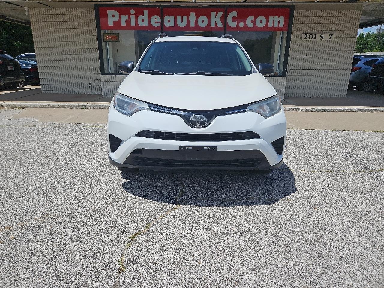 Toyota RAV4 LE 2018