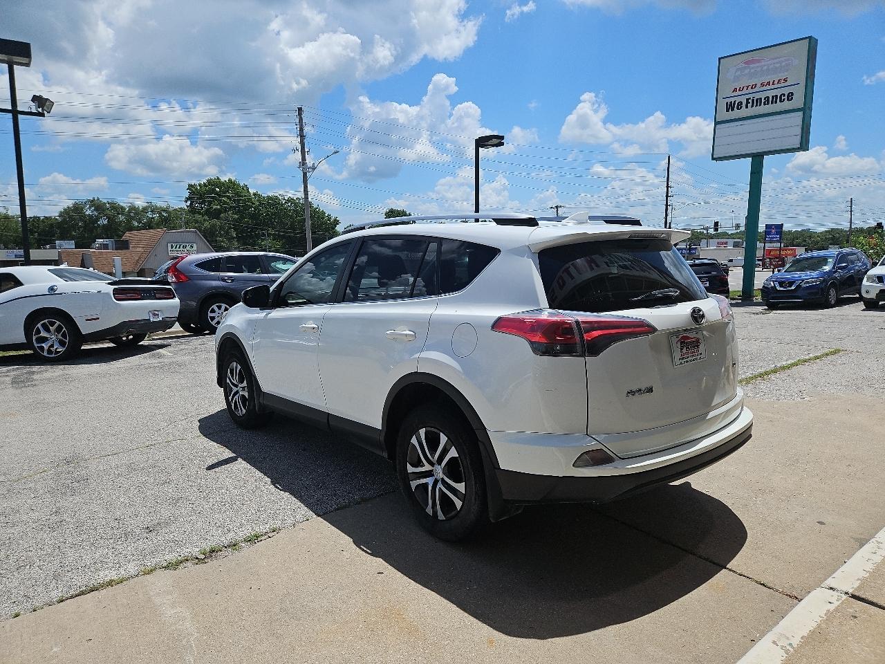 Toyota RAV4 LE 2018