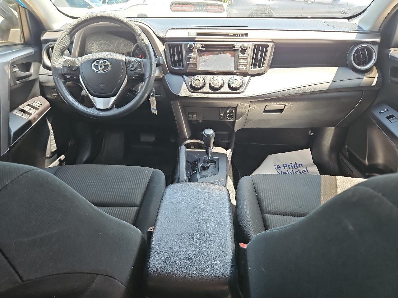 Toyota RAV4 LE AWD 2017