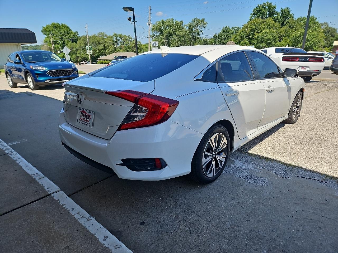 Honda Civic EX-T Sedan CVT 2017
