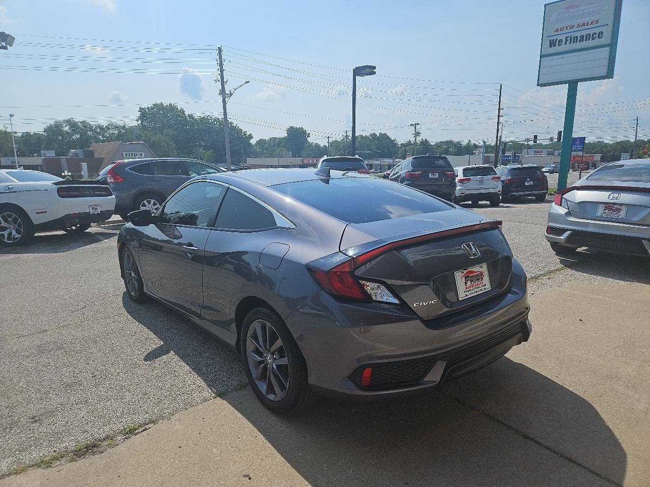 Honda Civic EX coupe 2019