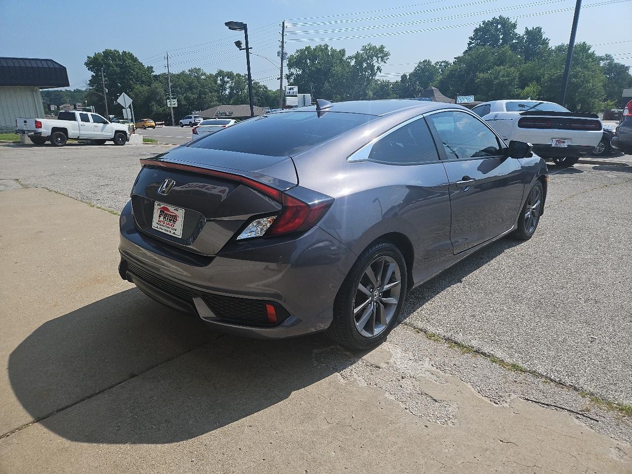 Honda Civic EX coupe 2019