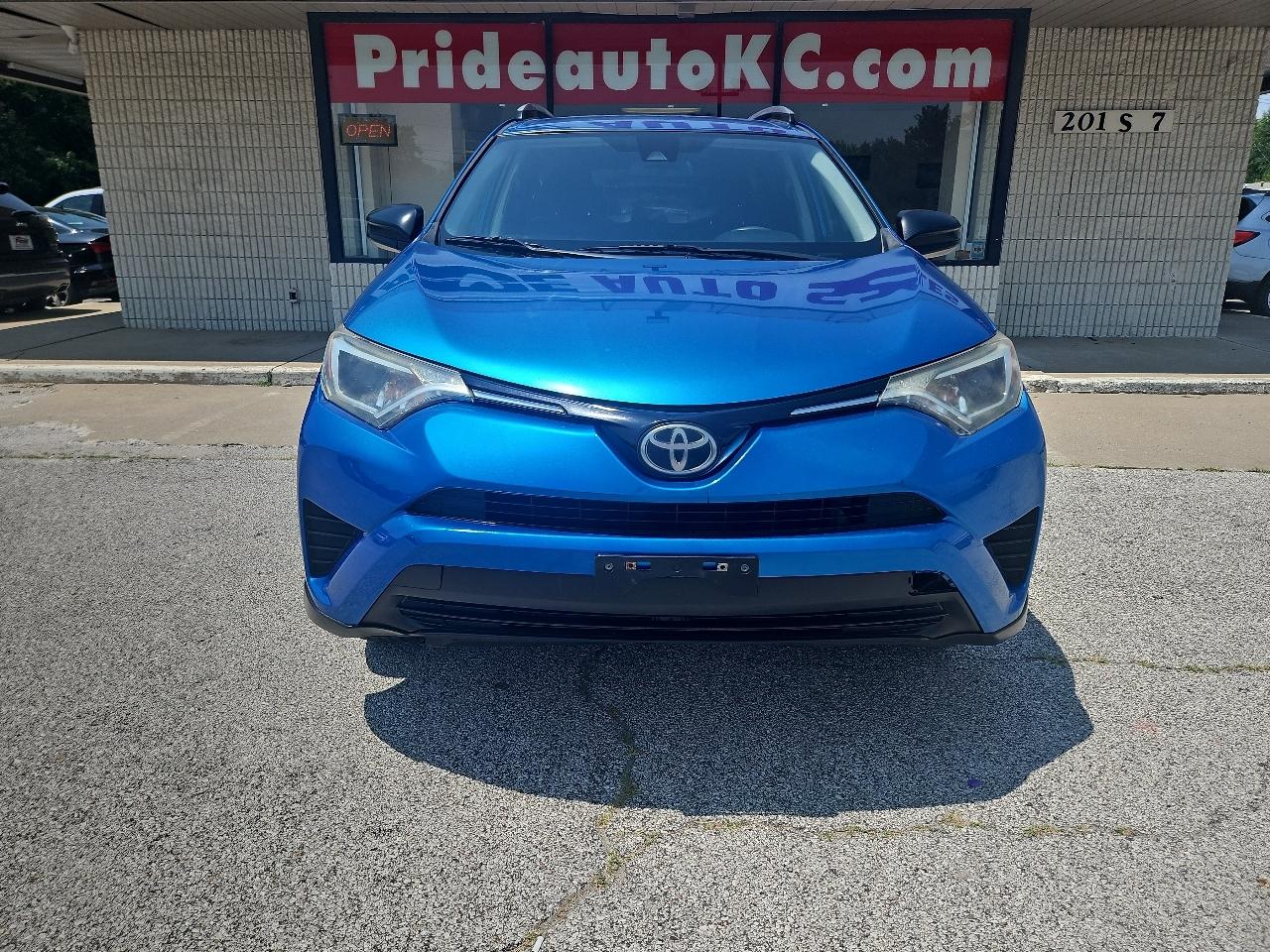 Toyota RAV4 LE 2017