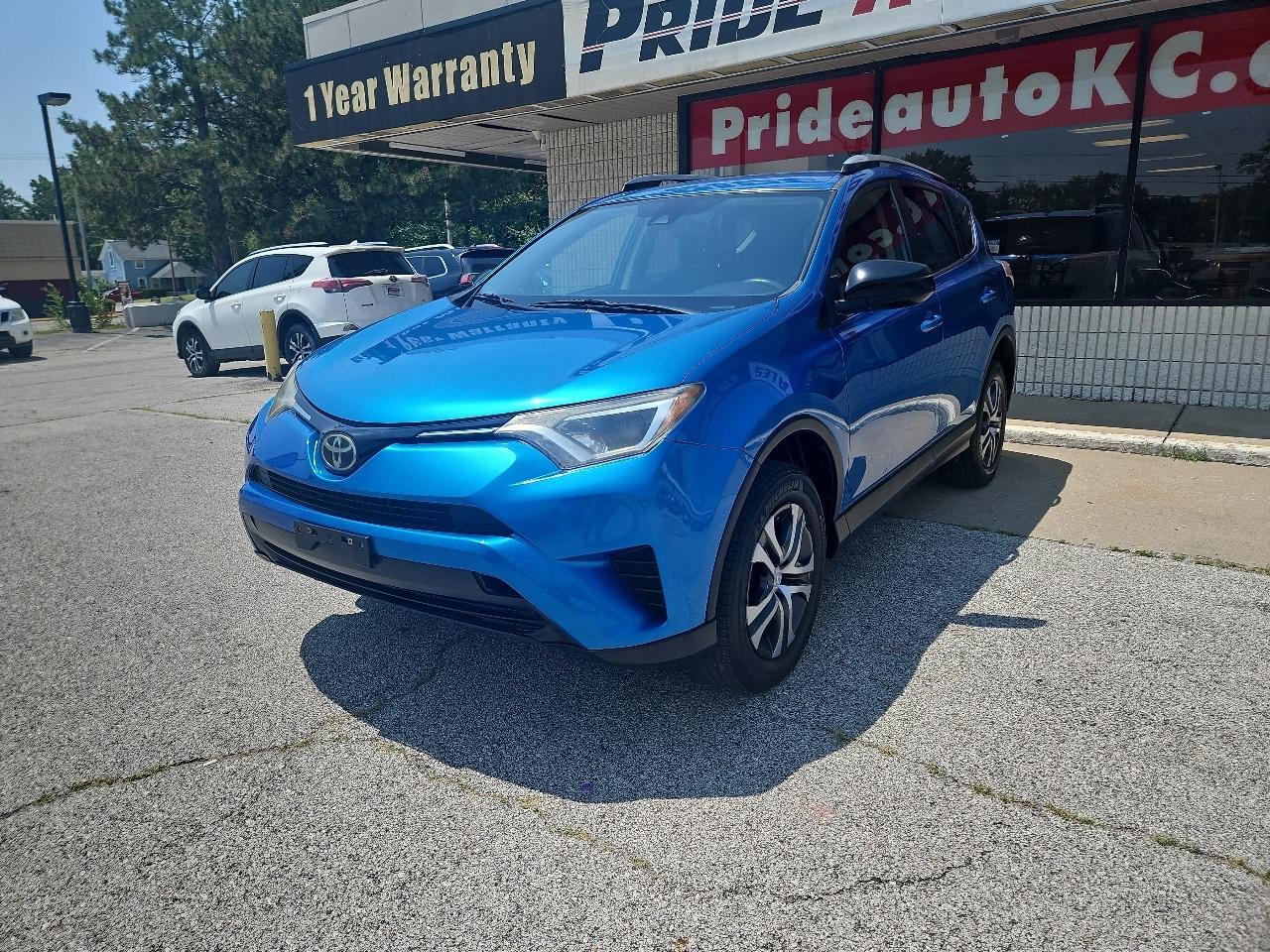 Toyota RAV4 LE 2017