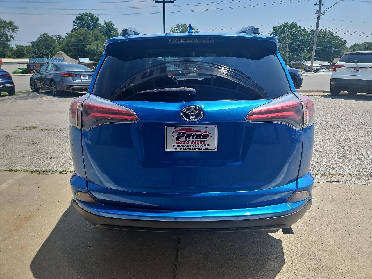 Toyota RAV4 LE 2017
