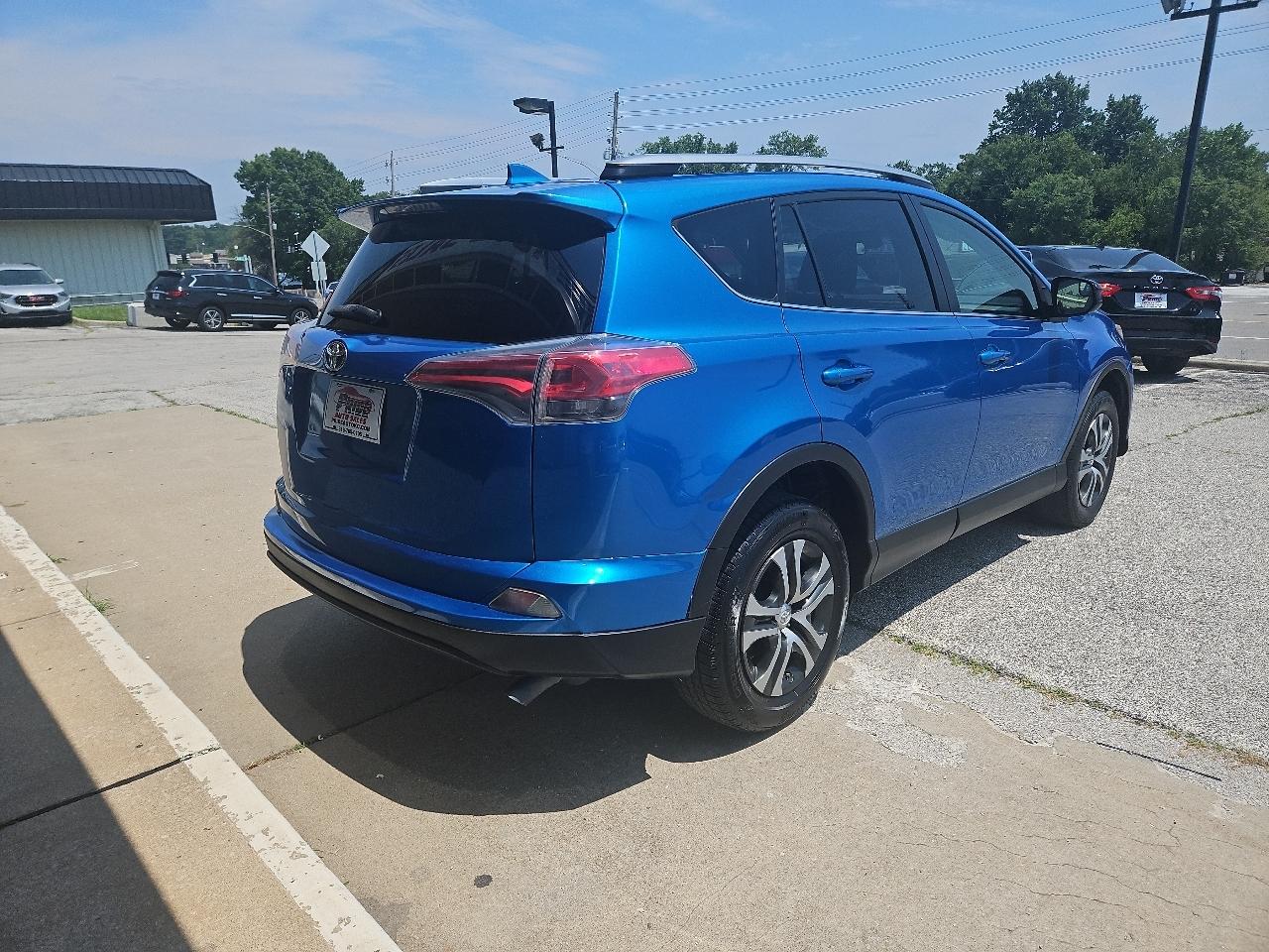 Toyota RAV4 LE 2017