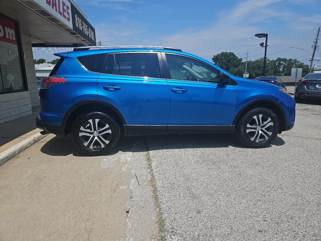 Toyota RAV4 LE 2017