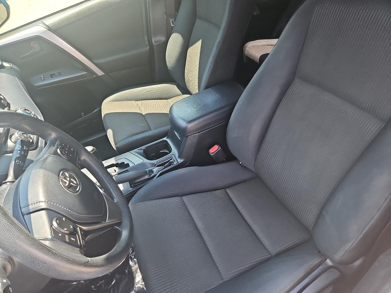 Toyota RAV4 LE 2017