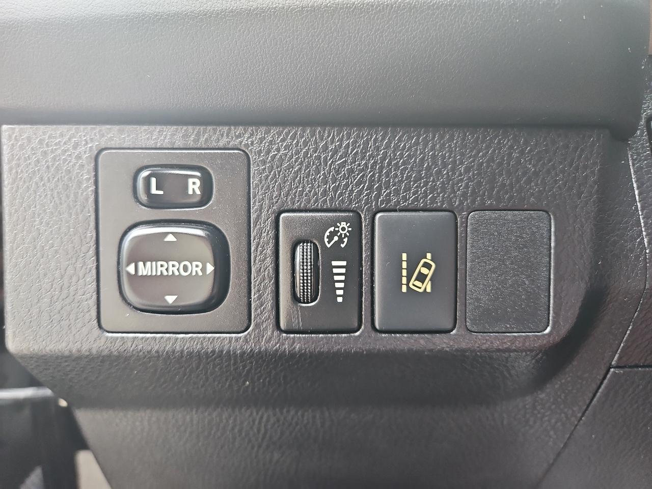 Toyota RAV4 LE AWD 2017