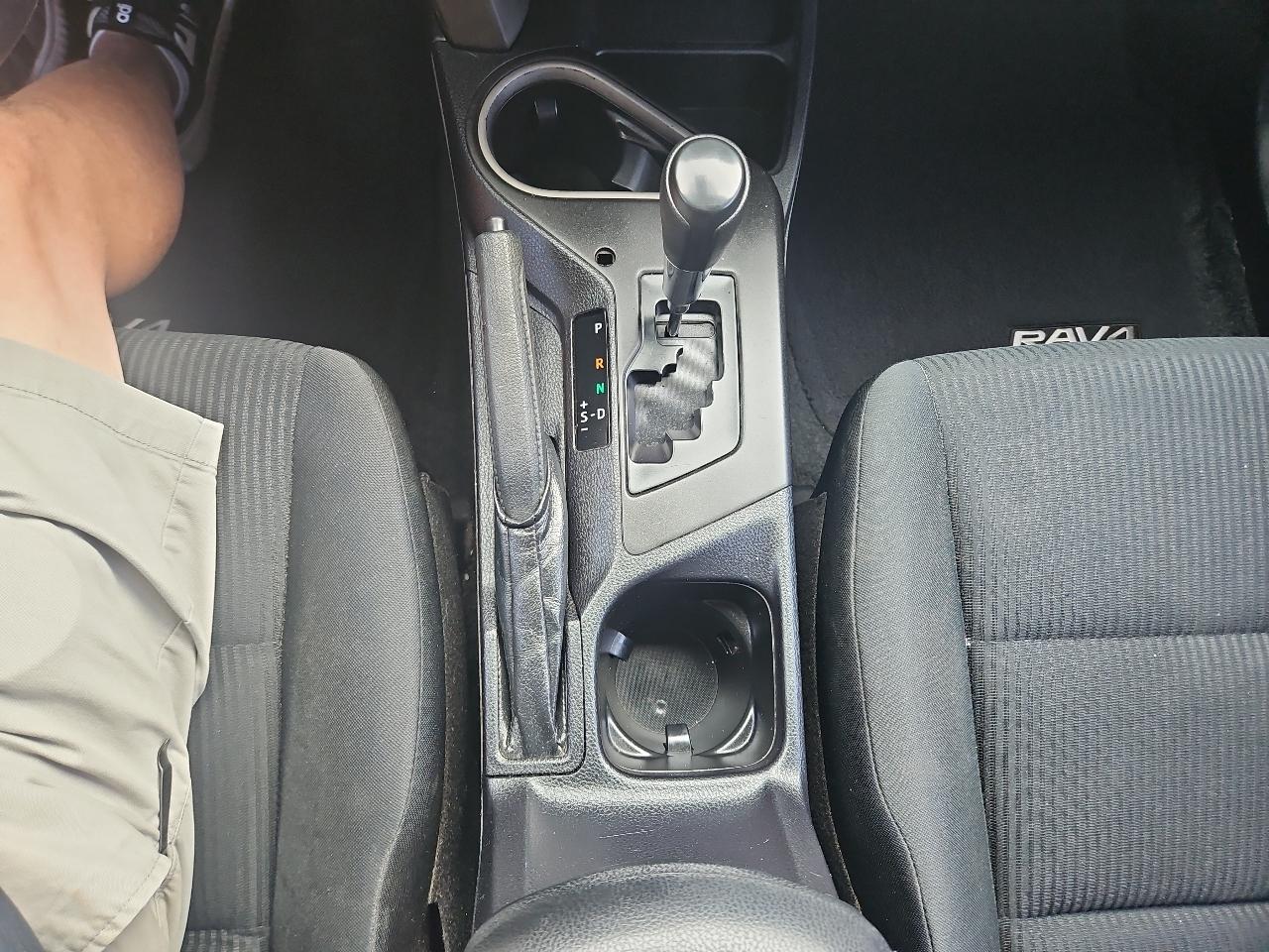 Toyota RAV4 LE AWD 2017