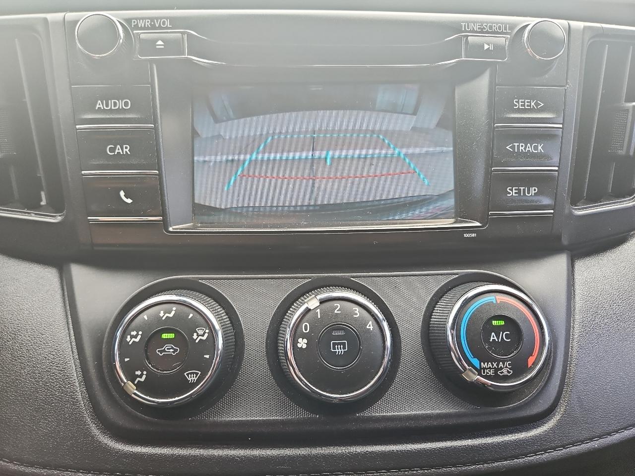 Toyota RAV4 LE AWD 2017
