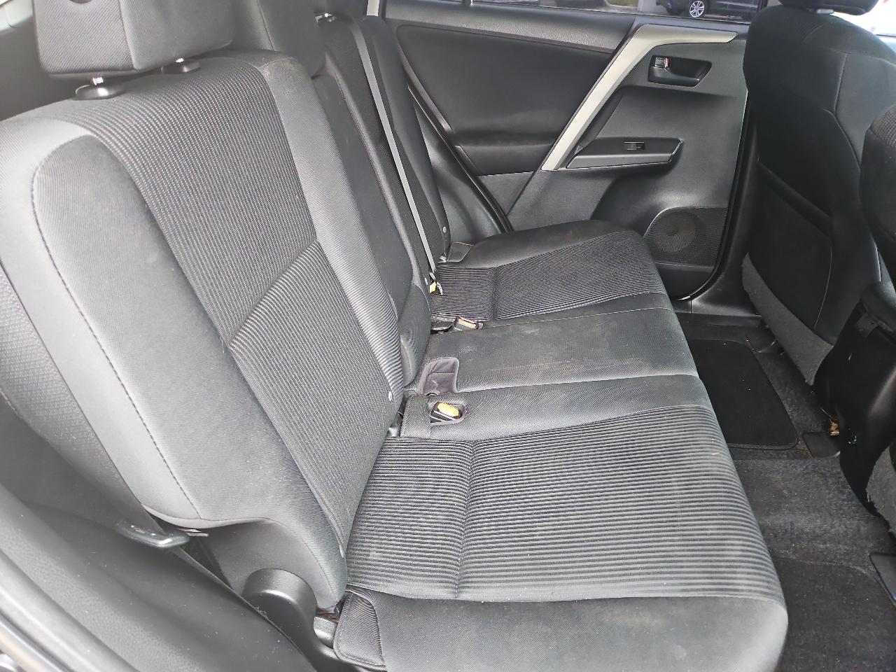 Toyota RAV4 LE AWD 2017