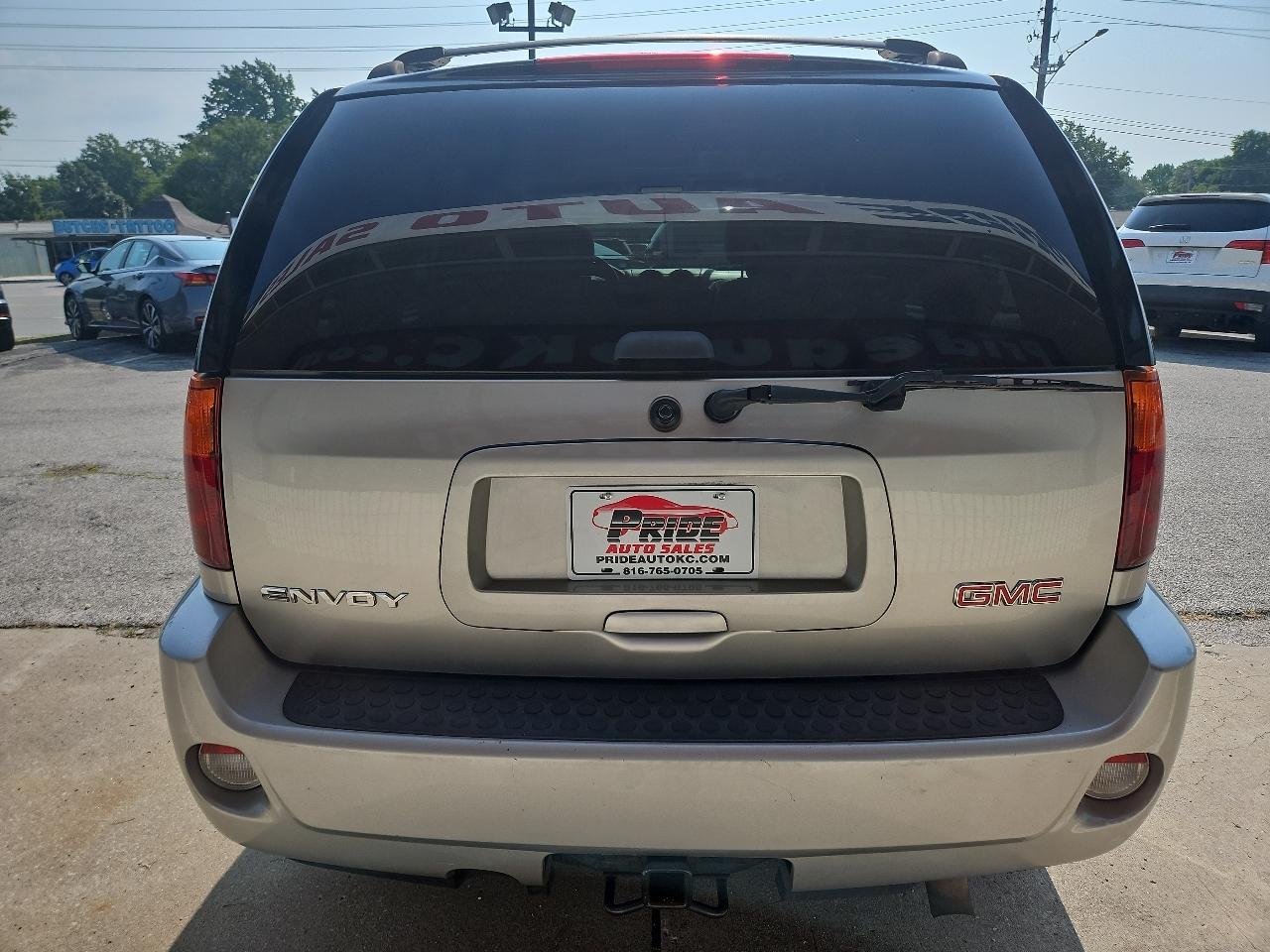 GMC Envoy Denali 4WD 2006
