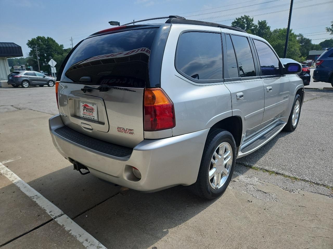 GMC Envoy Denali 4WD 2006