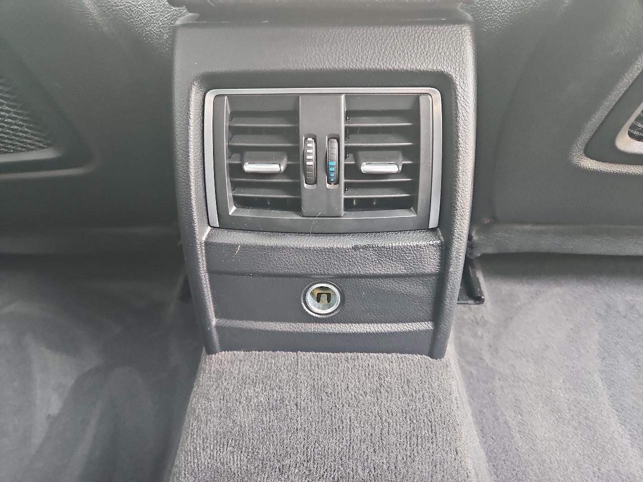BMW 3-Series 330xi Sedan 2018