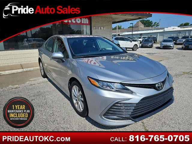 Silver 2021 Toyota Camry Sedan Front-Wheel Drive Automatic