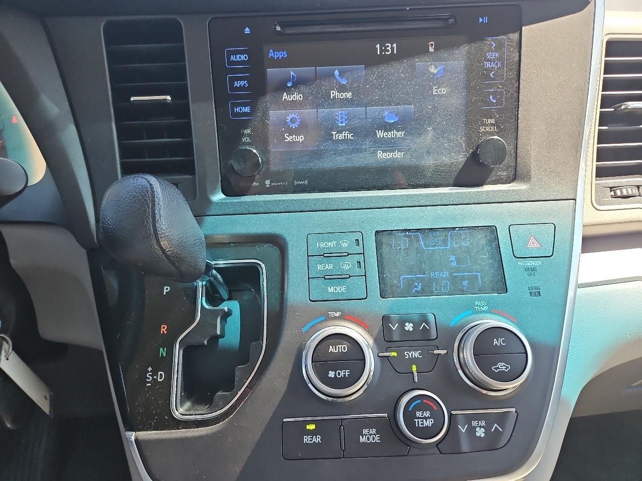 Toyota Sienna LE 8-Passenger 2017