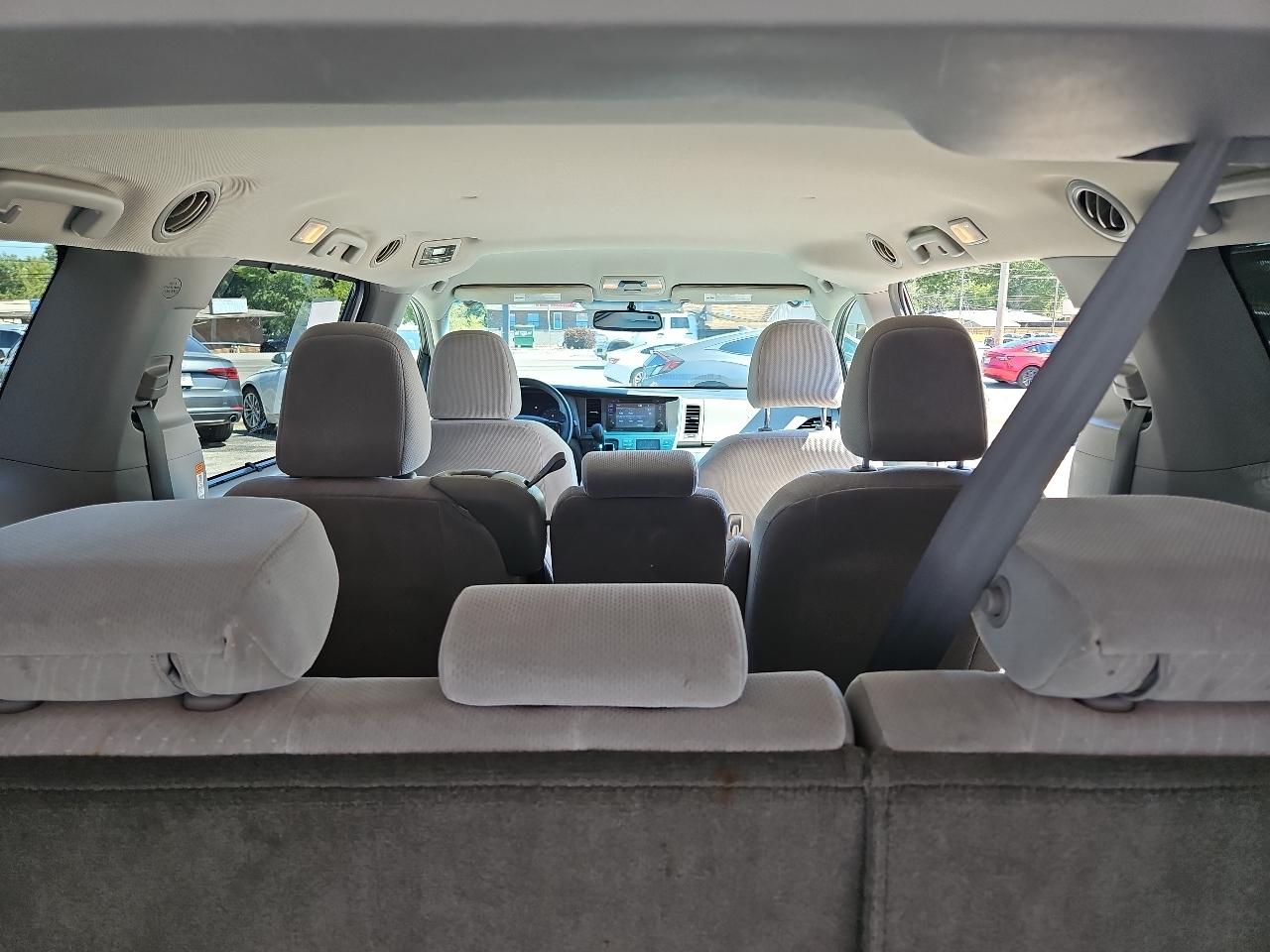 Toyota Sienna LE 8-Passenger 2017