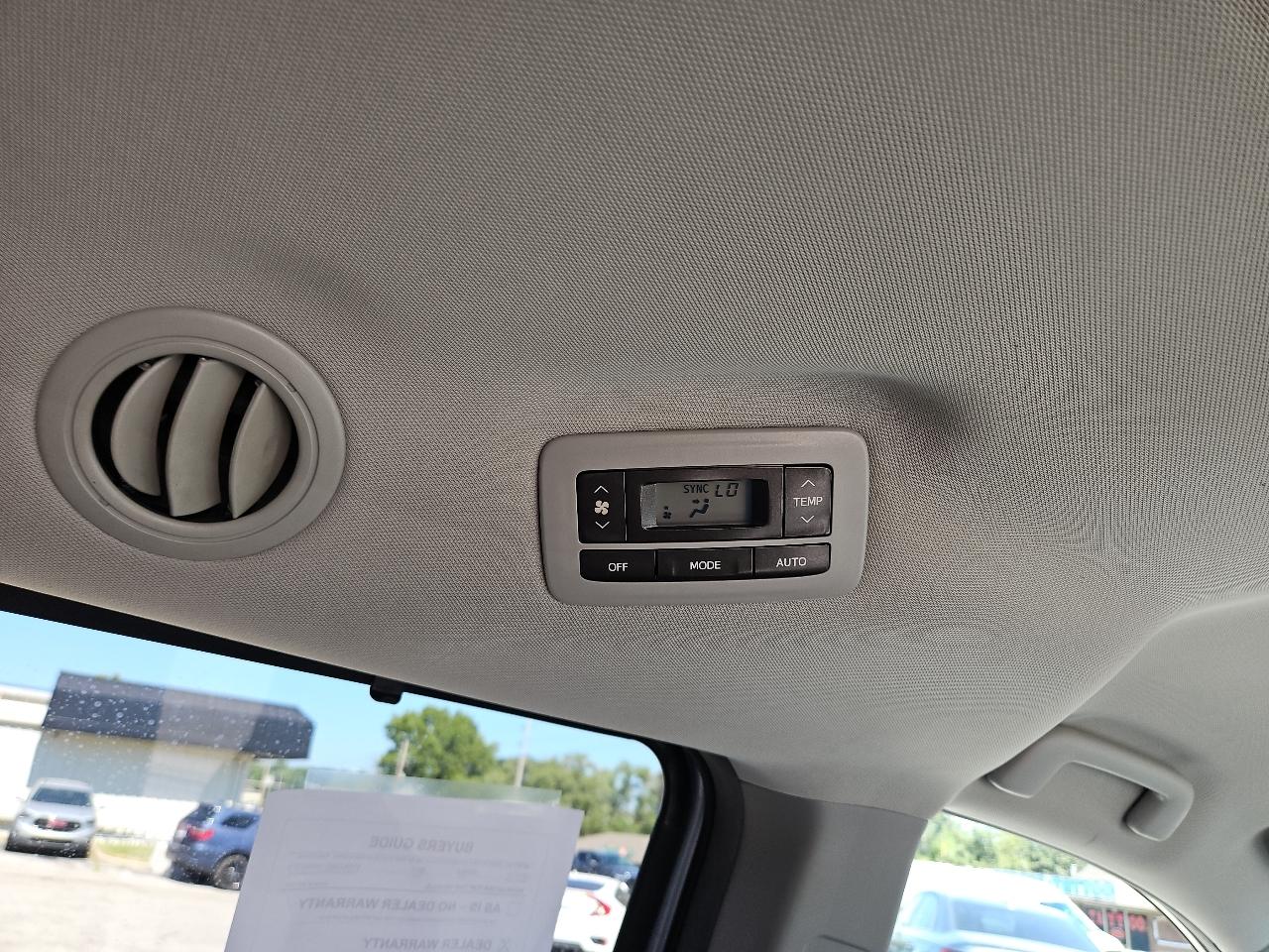 Toyota Sienna LE 8-Passenger 2017