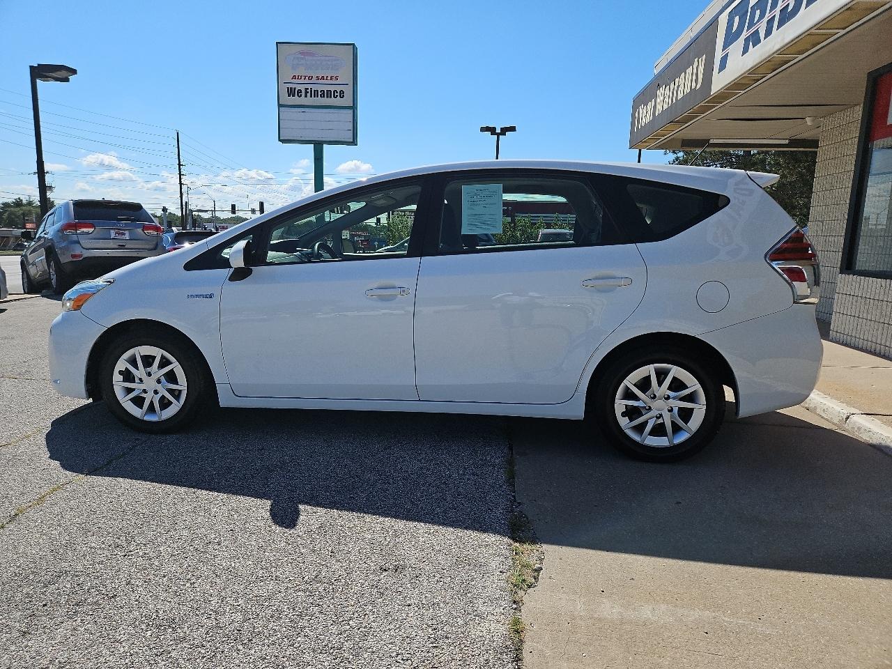 Toyota Prius V Two 2017