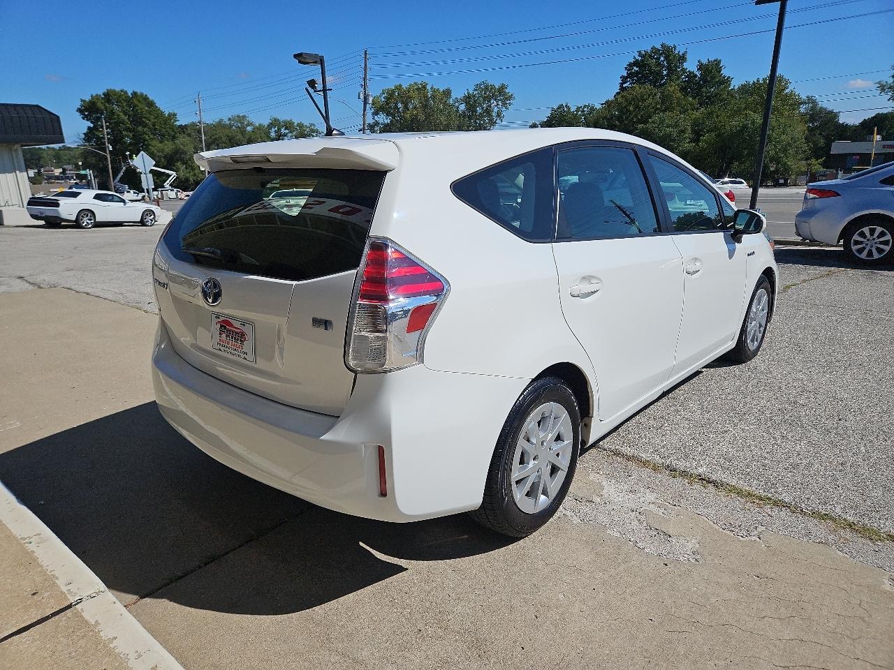 Toyota Prius V Two 2017