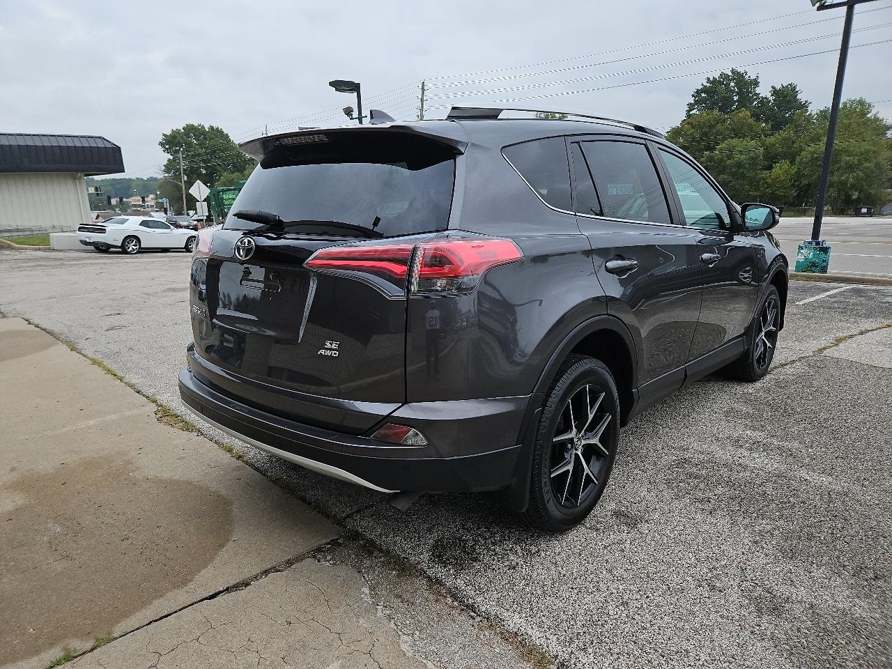 Toyota RAV4 SE 4WD 2016