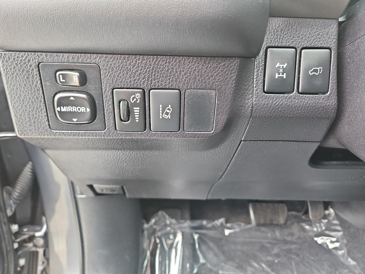 Toyota RAV4 SE 4WD 2016