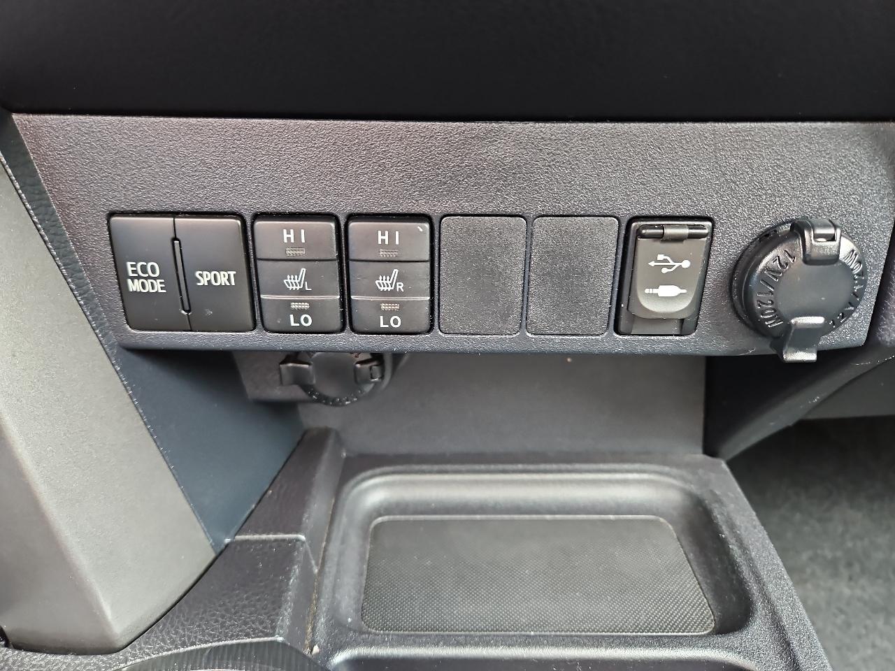 Toyota RAV4 SE 4WD 2016