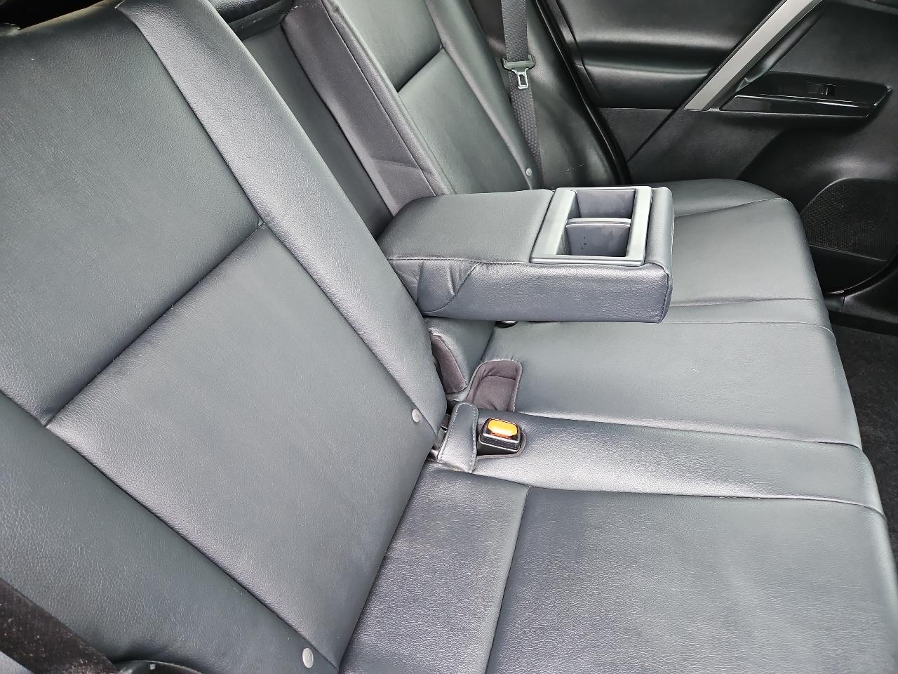 Toyota RAV4 SE 4WD 2016