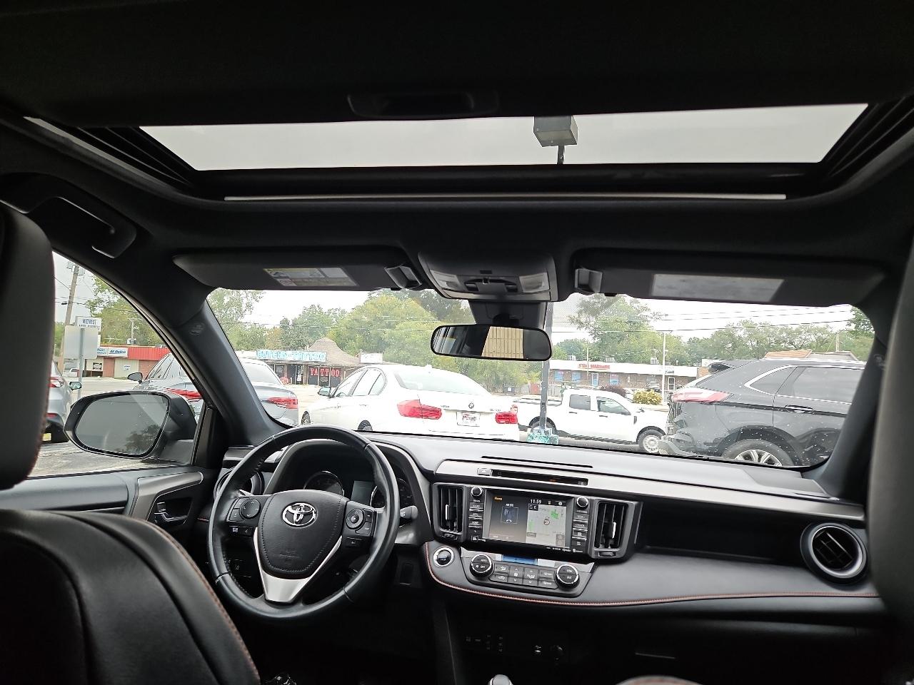 Toyota RAV4 SE 4WD 2016