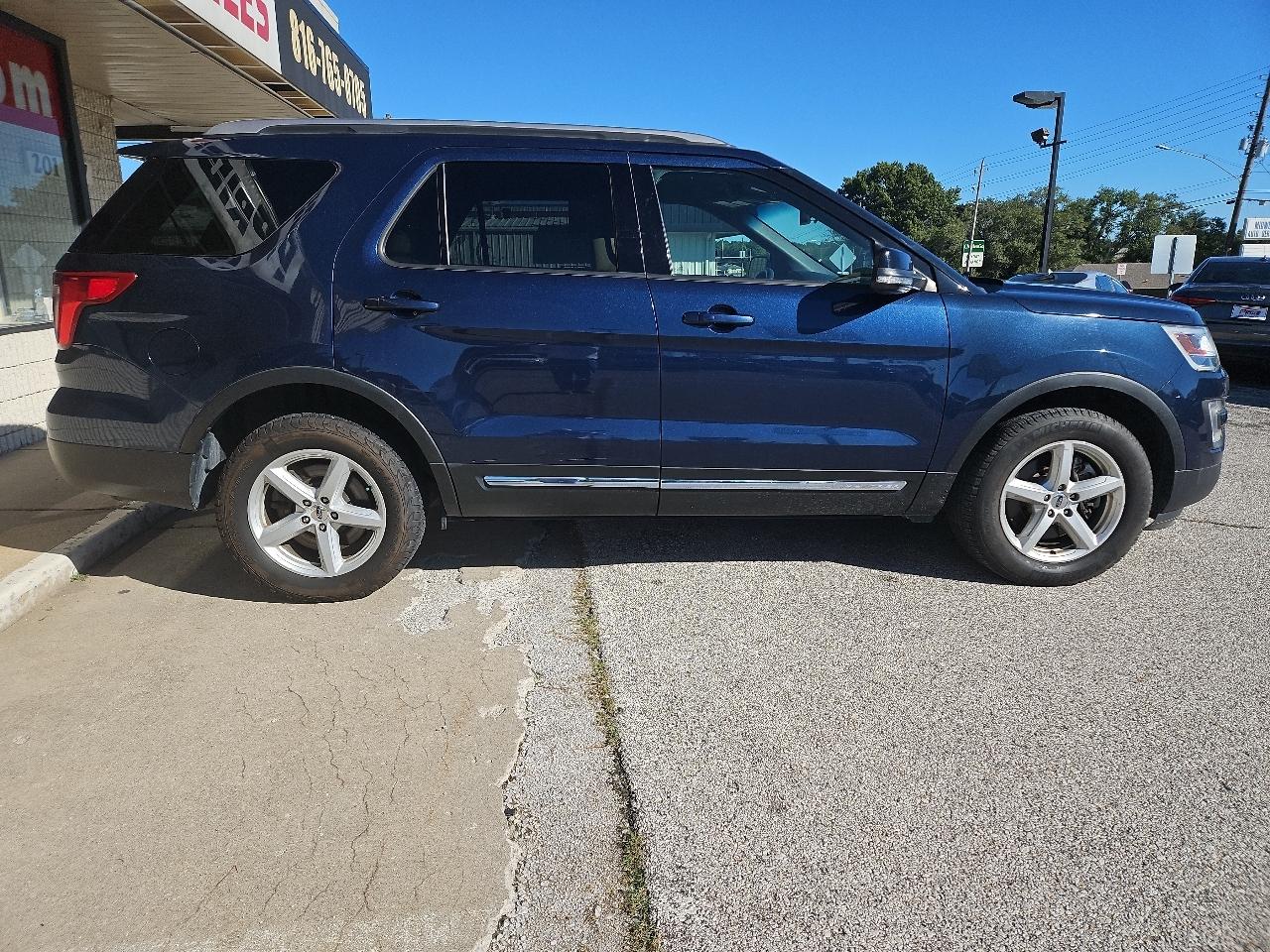 Ford Explorer XLT 4WD 2017