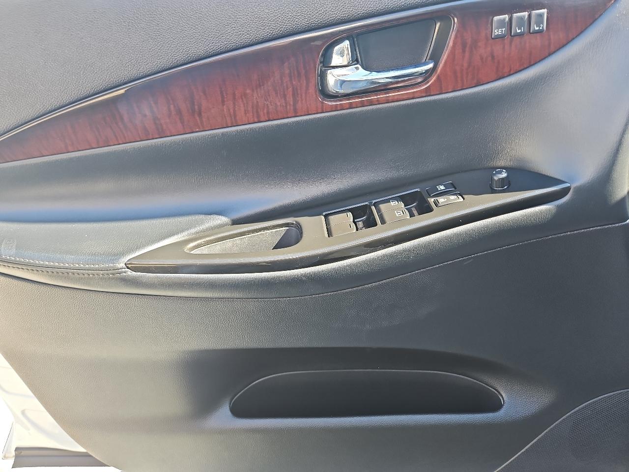 Infiniti QX50 Base AWD 2017