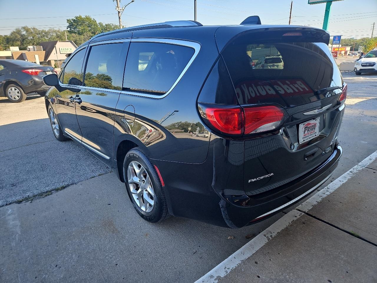 Chrysler Pacifica Limited 2018