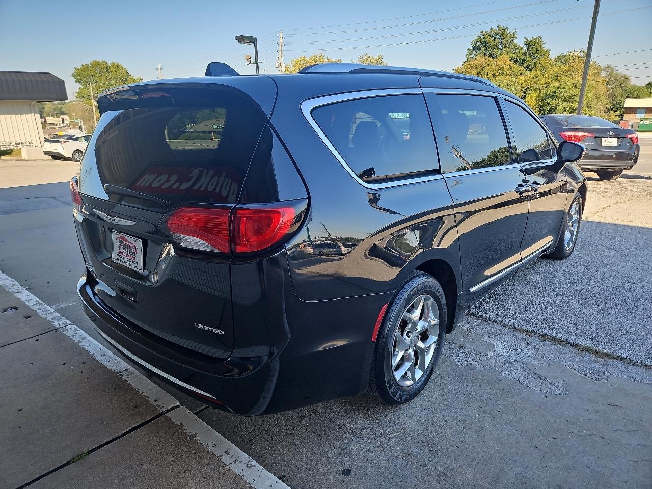 Chrysler Pacifica Limited 2018