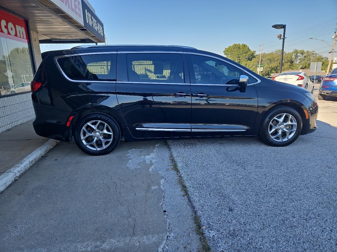 Chrysler Pacifica Limited 2018