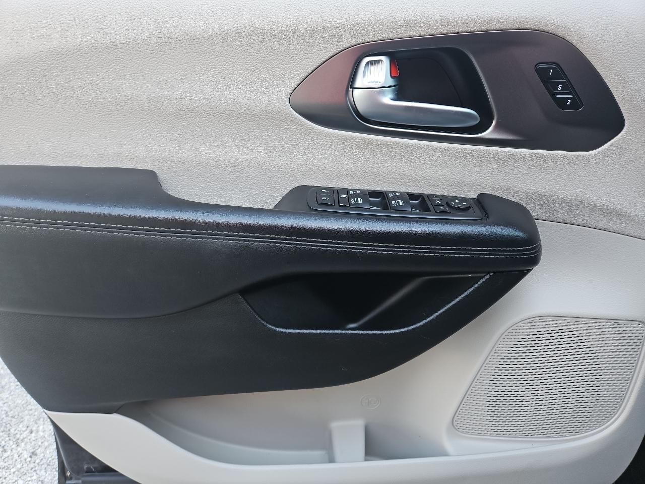 Chrysler Pacifica Limited 2018
