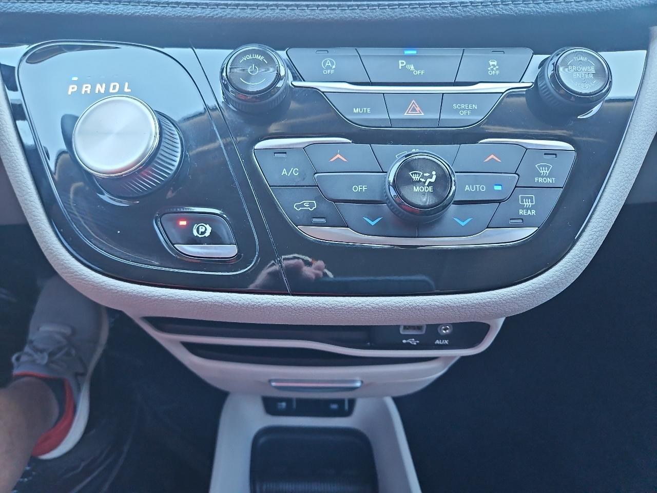 Chrysler Pacifica Limited 2018