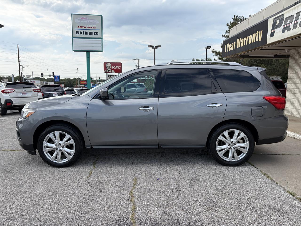 Nissan Pathfinder SL 4WD 2018