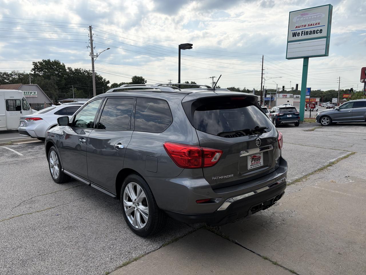 Nissan Pathfinder SL 4WD 2018